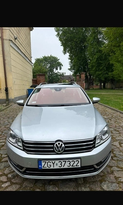 Volkswagen Passat cena 39500 przebieg: 277000, rok produkcji 2013 z Trzebiatów małe 352